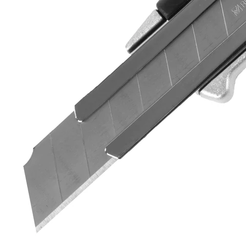 Нож канцелярский 18 мм BRAUBERG "Metallic", роликовый фиксатор, резиновые вставки, металл